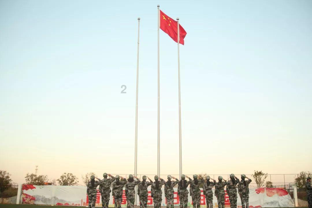 天启异闻录大结局，渥旃是寄生型外星生命，褚思镜永远留在海底